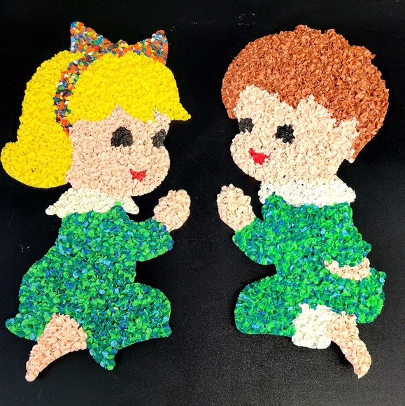 Vintage melted plastic popcorn wall hangers Christmas boy and girl - Picture 1 of 12